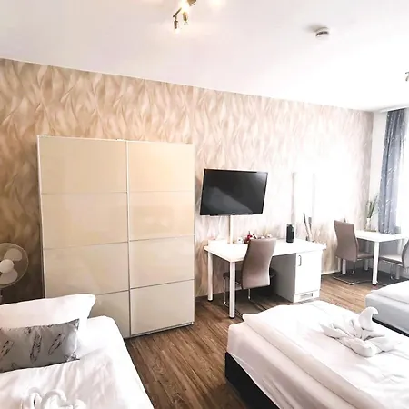 Gasthuis Gaestehaus Wuerzburg 24h Estenfeld