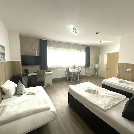 招待所 Gaestehaus Wuerzburg 24h Estenfeld