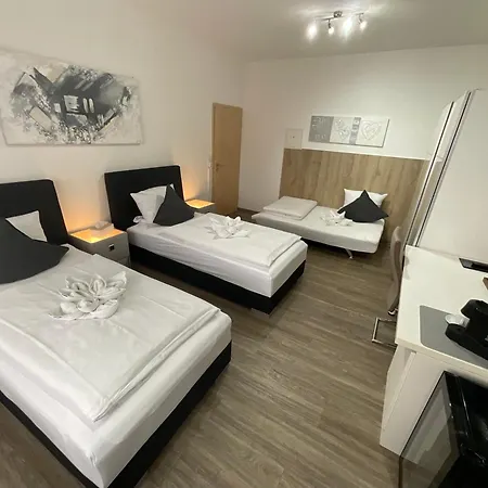 Gasthuis Gaestehaus Wuerzburg 24h Estenfeld