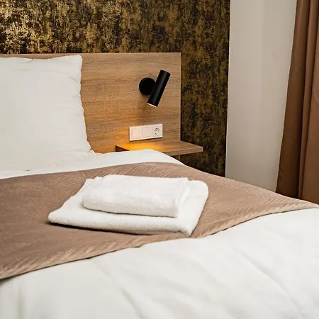 招待所 Gaestehaus Wuerzburg 24h Estenfeld