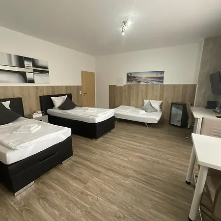 招待所 Gaestehaus Wuerzburg 24h 3*