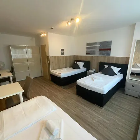招待所 Gaestehaus Wuerzburg 24h Estenfeld