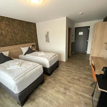 Gaestehaus Wuerzburg 24h * Estenfeld