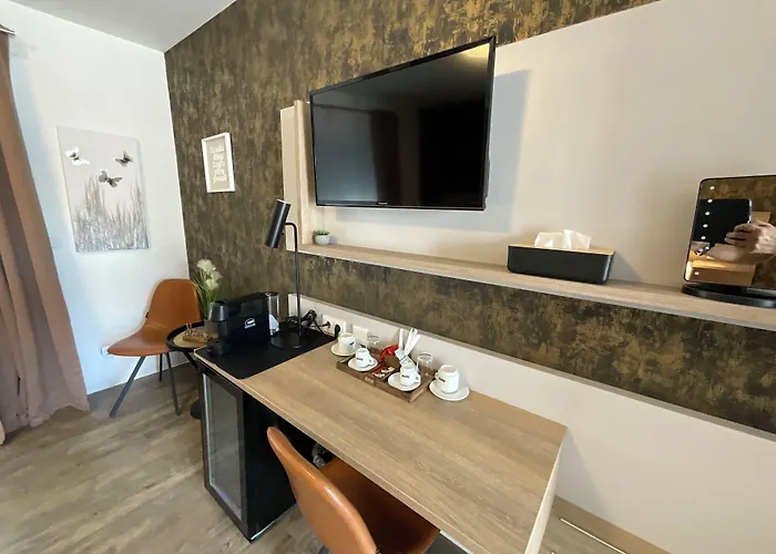 ゲストハウス Gaestehaus Wuerzburg 24h 3*